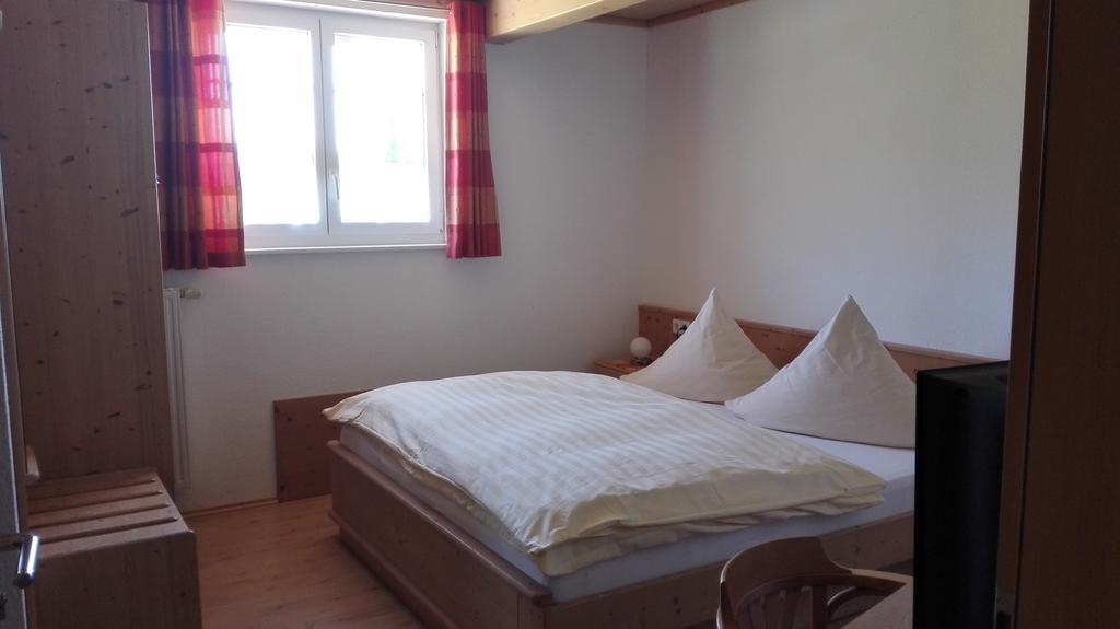 Pension Forsthaus Taele - Das Gaestehaus Vom Schwarzwaldgasthaus Salenhof Titisee-Neustadt Ngoại thất bức ảnh