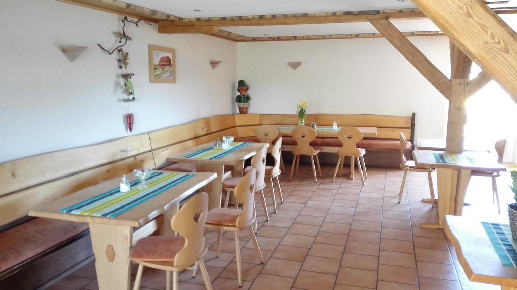 Pension Forsthaus Taele - Das Gaestehaus Vom Schwarzwaldgasthaus Salenhof Titisee-Neustadt Ngoại thất bức ảnh